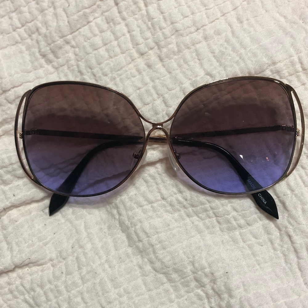 Oversized sunglasses gradient, mauve to purple